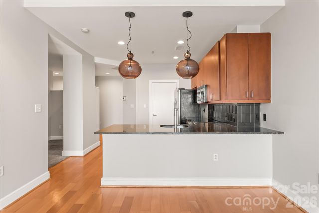 333 W Trade Street 2502, Charlotte, NC 28202