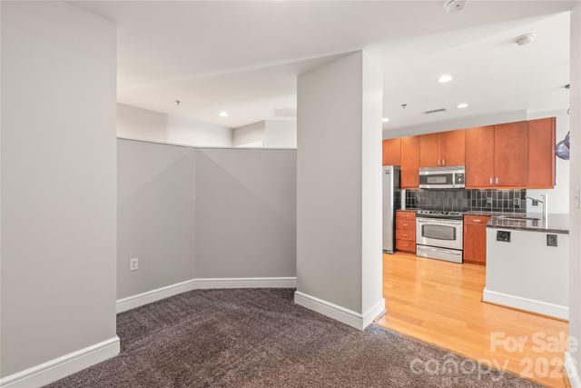 333 W Trade Street 2502, Charlotte, NC 28202