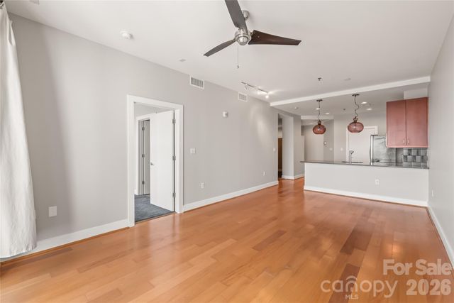 333 W Trade Street 2502, Charlotte, NC 28202