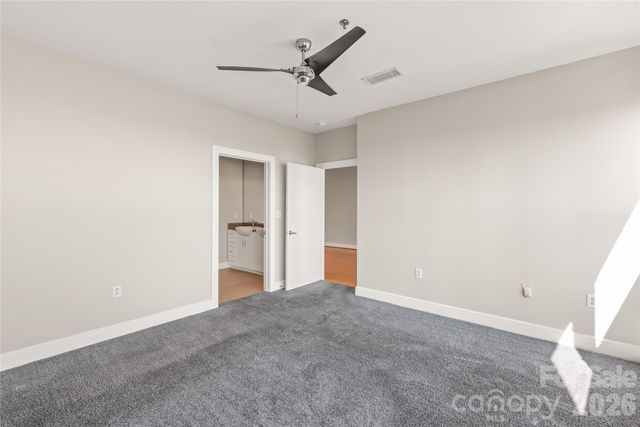 333 W Trade Street 2502, Charlotte, NC 28202