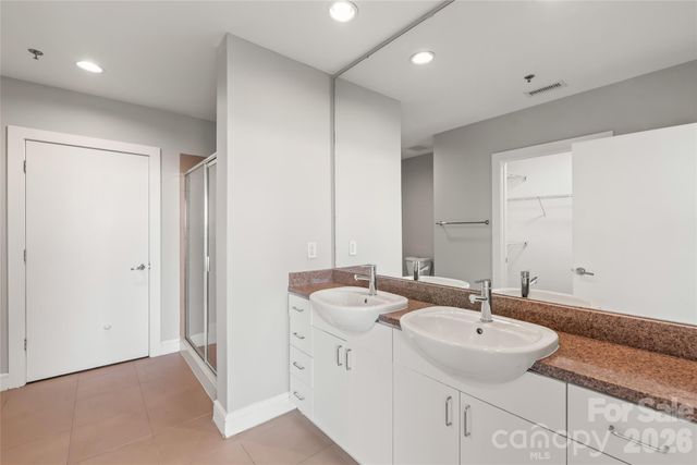 333 W Trade Street 2502, Charlotte, NC 28202