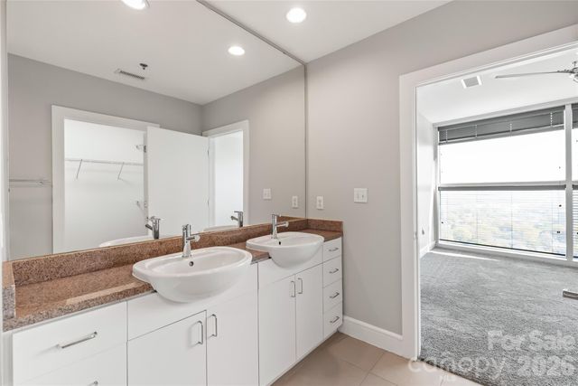 333 W Trade Street 2502, Charlotte, NC 28202