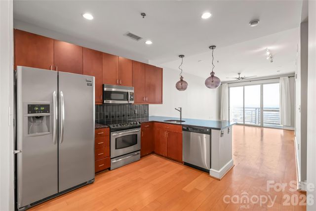 333 W Trade Street 2502, Charlotte, NC 28202