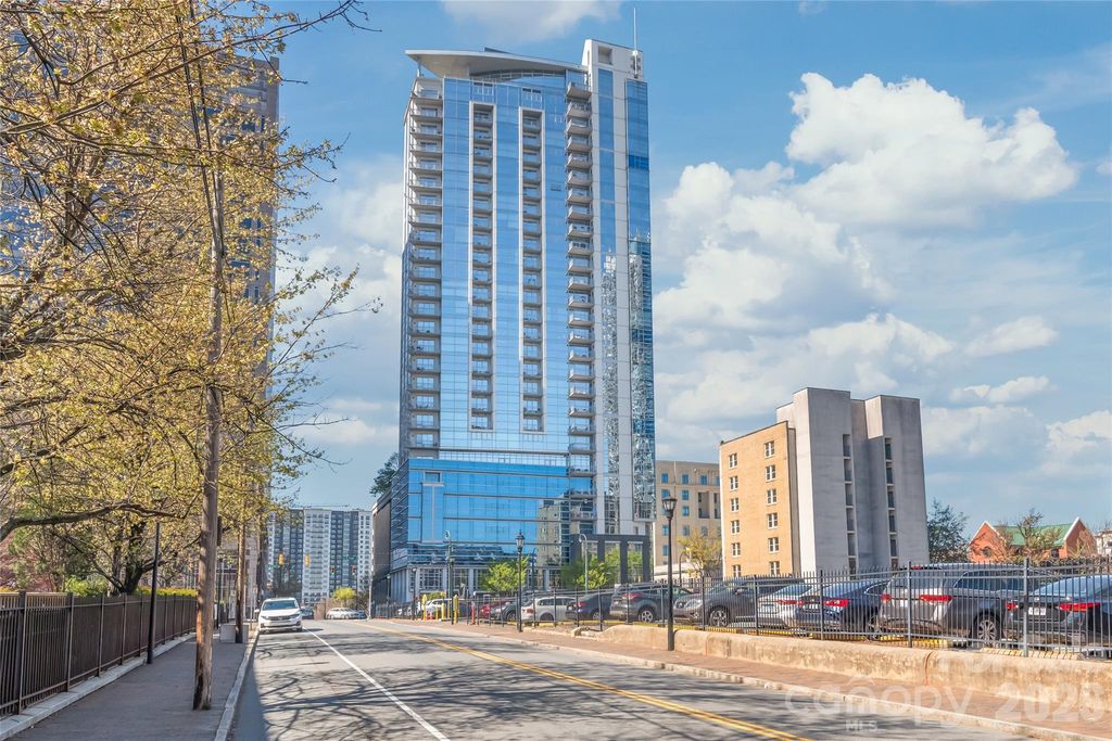 333 W Trade Street 2502, Charlotte, NC 28202