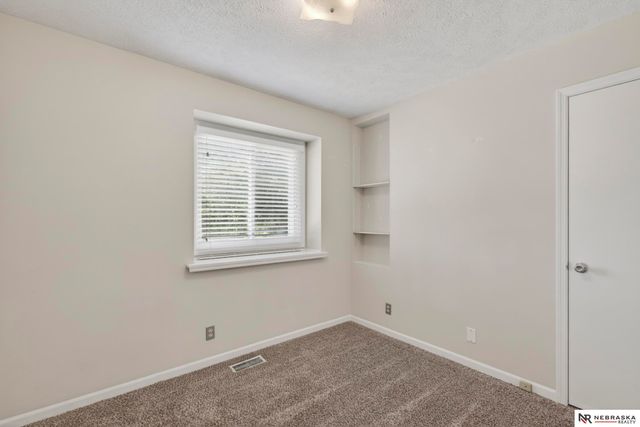 8004 S 151st Avenue, Omaha, NE 68138