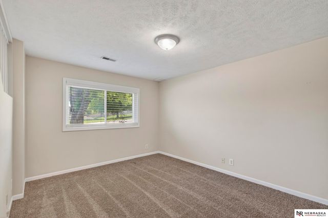 8004 S 151st Avenue, Omaha, NE 68138