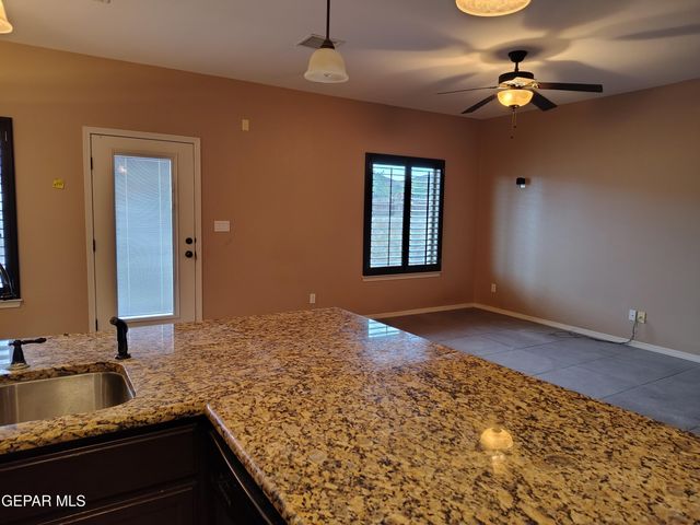 14673 Ava Leigh Ave, El Paso, TX 79938