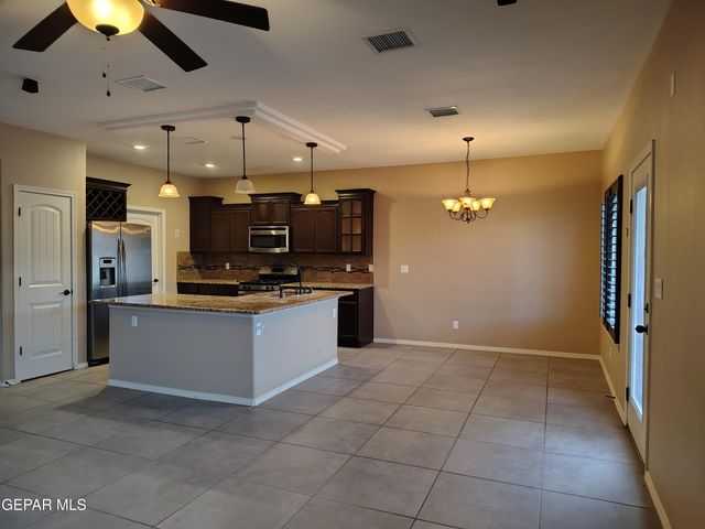 14673 Ava Leigh Ave, El Paso, TX 79938