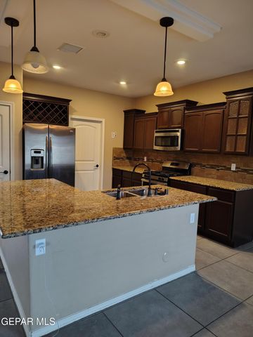 14673 Ava Leigh Ave, El Paso, TX 79938