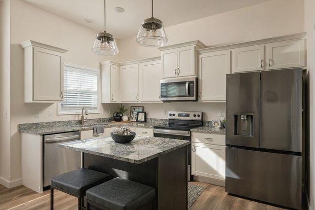 3964 CLYDESDALE DR, Columbia, MO 65202