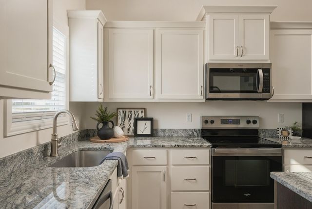 3964 CLYDESDALE DR, Columbia, MO 65202