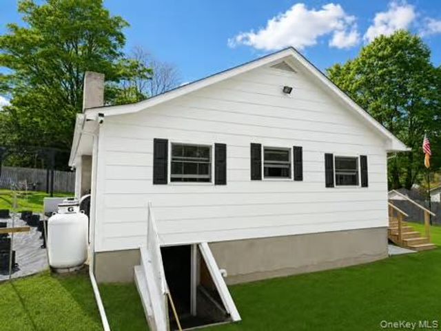 53 Main Street, Bloomingburg, NY 12721