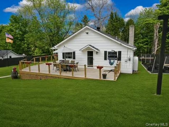 53 Main Street, Bloomingburg, NY 12721