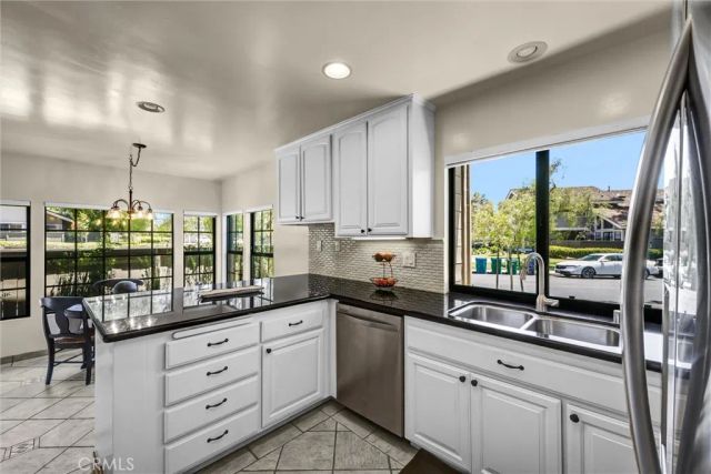 49 Pinewood, Irvine, CA 92604