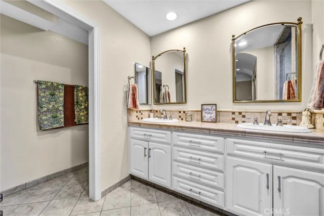 49 Pinewood, Irvine, CA 92604