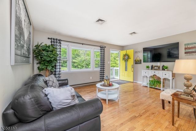 5 Emerald Dr, Vernon Twp., NJ 07422