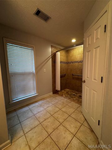 1801 YOUNG POINTE Boulevard, Montgomery, AL 36106
