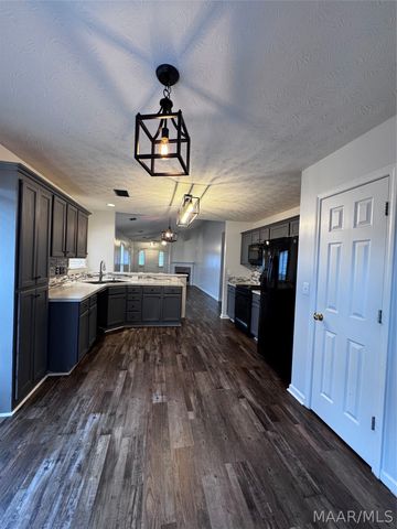 1801 YOUNG POINTE Boulevard, Montgomery, AL 36106
