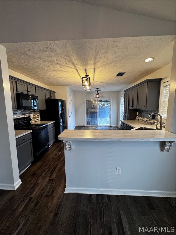 1801 YOUNG POINTE Boulevard, Montgomery, AL 36106