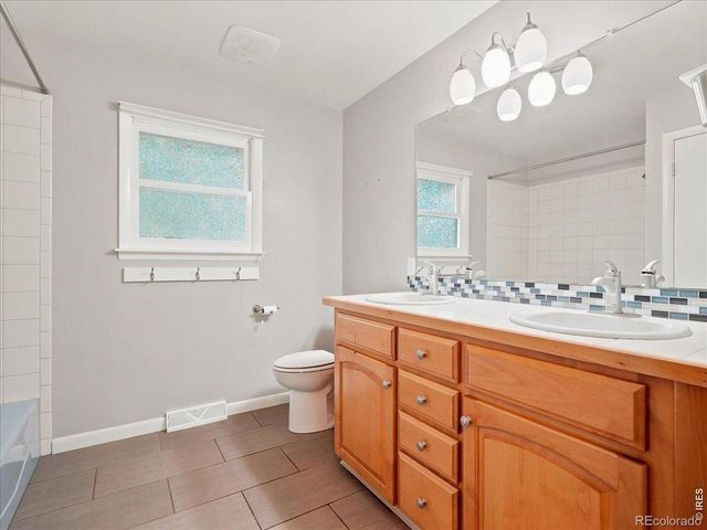 835 W 5th Street, Loveland, CO 80537