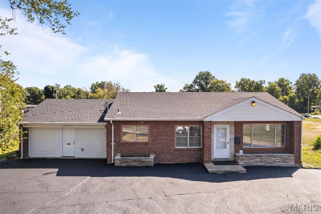 10236 Halls Ferry Road, Riverview, MO 63136