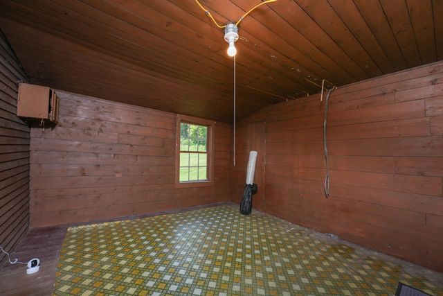 86 Hinesburg Hollow Road, Huntington, VT 05462