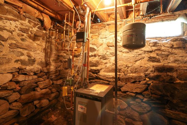 86 Hinesburg Hollow Road, Huntington, VT 05462