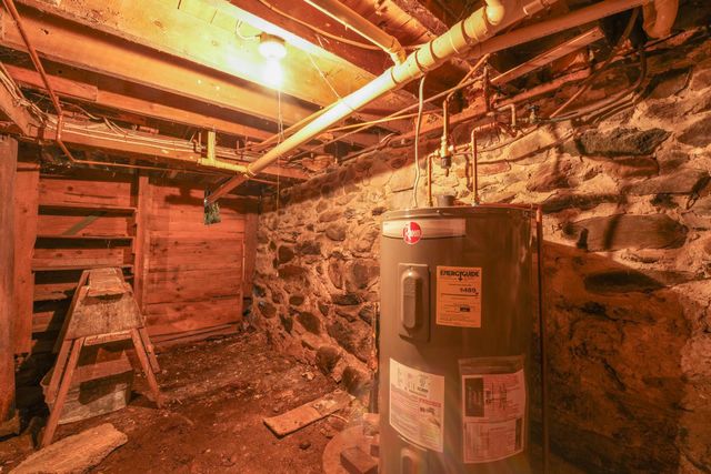 86 Hinesburg Hollow Road, Huntington, VT 05462
