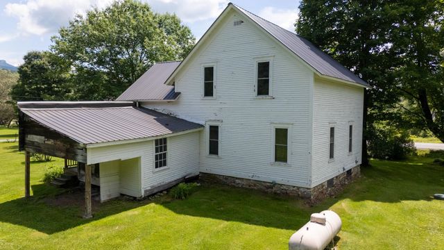 86 Hinesburg Hollow Road, Huntington, VT 05462