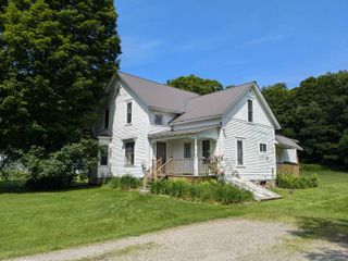 86 Hinesburg Hollow Road, Huntington, VT 05462