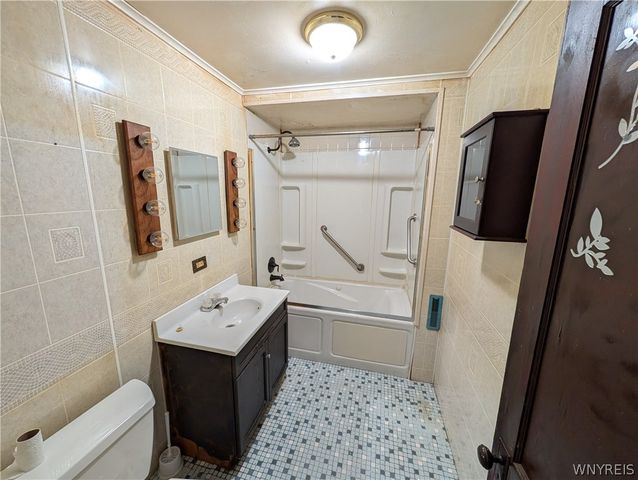752 Spruce Avenue, Niagara Falls, NY 14301