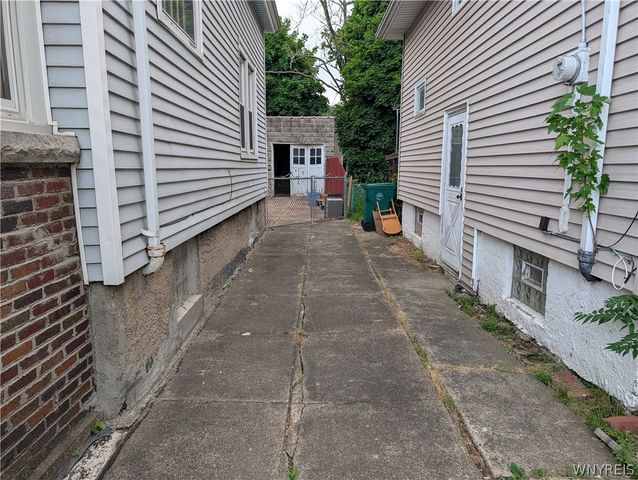 752 Spruce Avenue, Niagara Falls, NY 14301