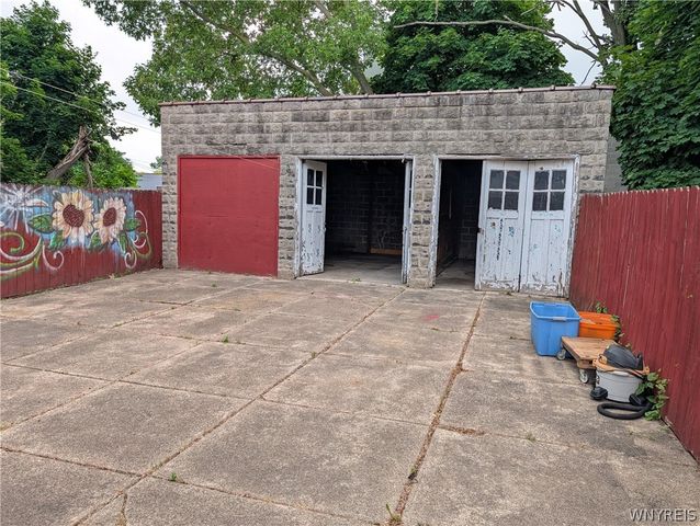 752 Spruce Avenue, Niagara Falls, NY 14301