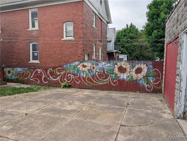 752 Spruce Avenue, Niagara Falls, NY 14301