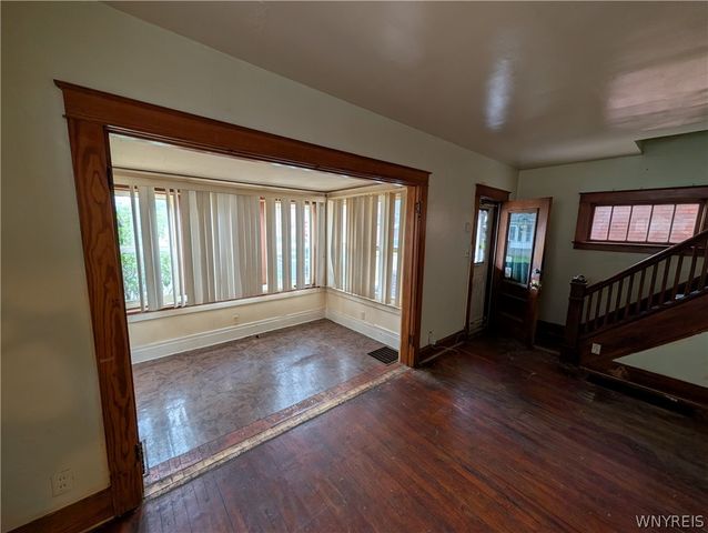 752 Spruce Avenue, Niagara Falls, NY 14301