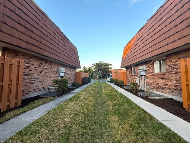 1406 Park Shore CIR 3, Fort Myers, FL 33901