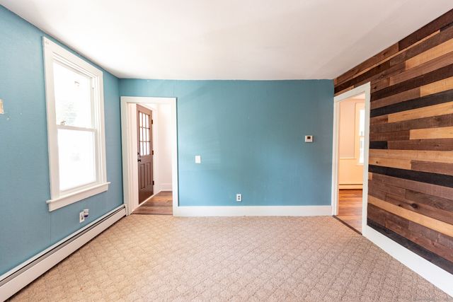 33 Newton Street, Norwich, CT 06360