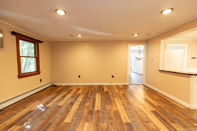 33 Newton Street, Norwich, CT 06360
