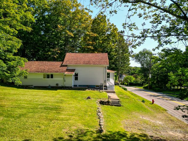 33 Newton Street, Norwich, CT 06360