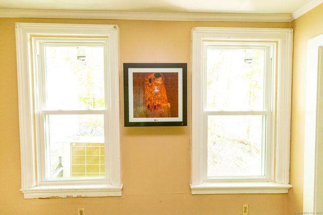 33 Newton Street, Norwich, CT 06360