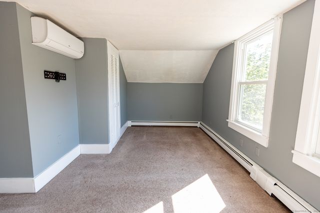 33 Newton Street, Norwich, CT 06360