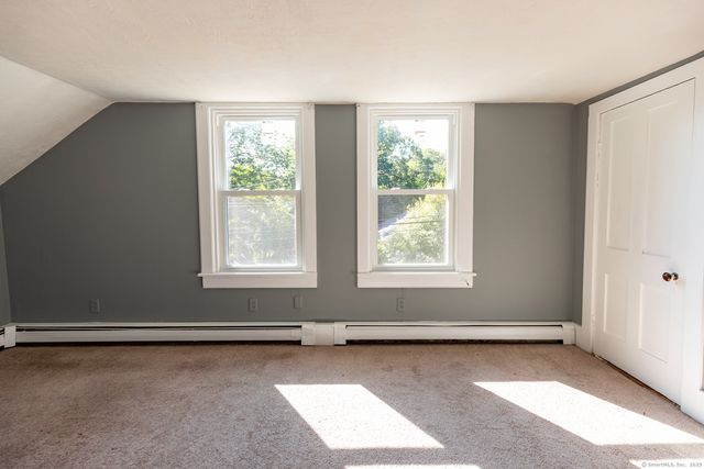 33 Newton Street, Norwich, CT 06360