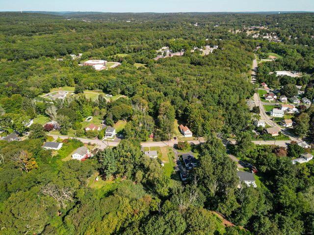 33 Newton Street, Norwich, CT 06360