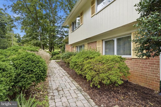 3305 POTTERTON DR, Falls Church, VA 22044