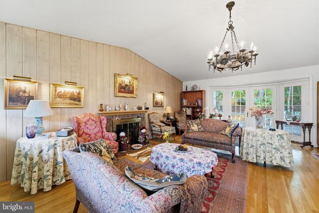 3305 POTTERTON DR, Falls Church, VA 22044
