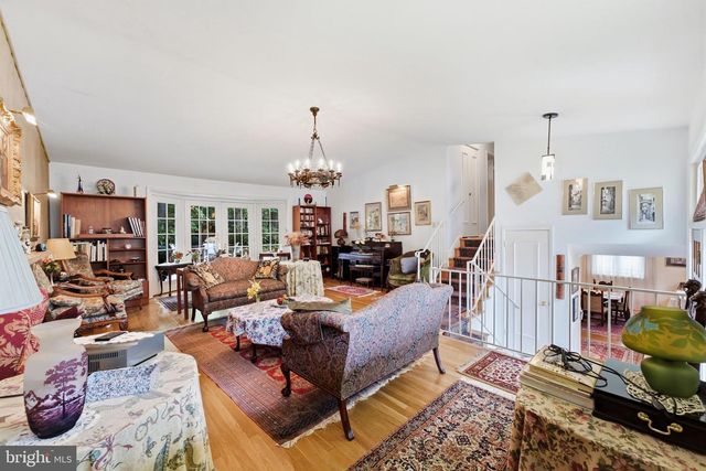 3305 POTTERTON DR, Falls Church, VA 22044