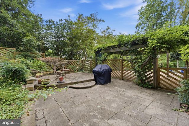 3305 POTTERTON DR, Falls Church, VA 22044