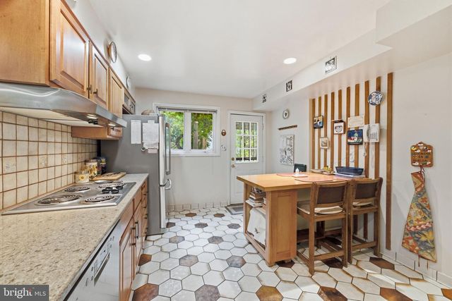3305 POTTERTON DR, Falls Church, VA 22044