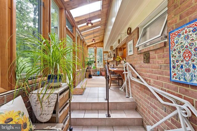 3305 POTTERTON DR, Falls Church, VA 22044