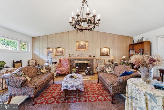 3305 POTTERTON DR, Falls Church, VA 22044